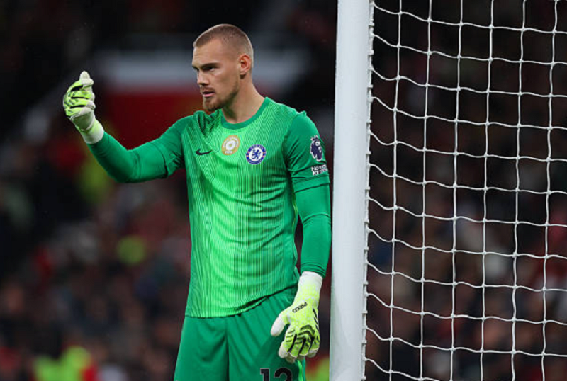 het-robert-sanchez-roi-den-jorgensen-fan-chelsea-ngan-ngam-voi-khung