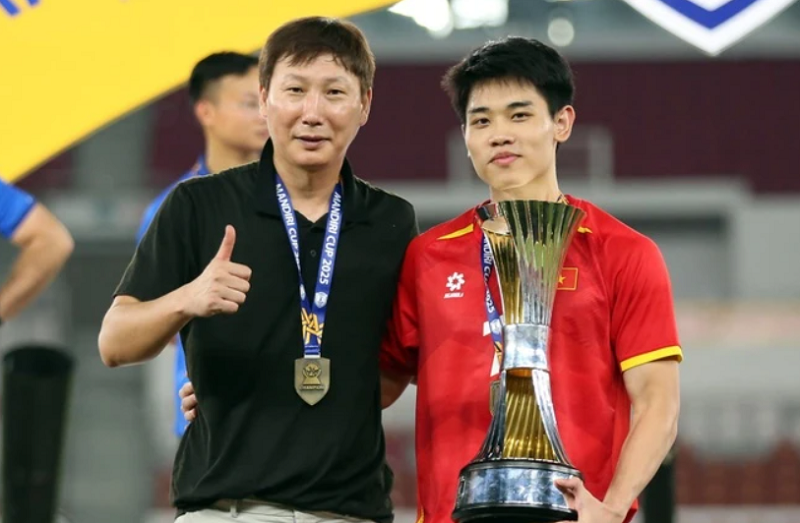 nguyen-dinh-bac-bay-to-khat-vong-vuon-ra-chau-au